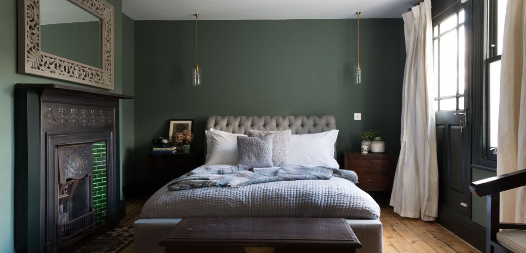 bedroom-wall-green-english