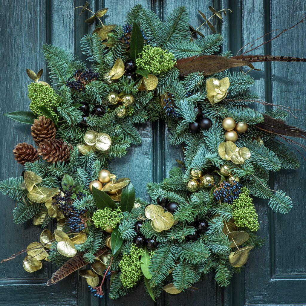 Christmas-decorations-green-garland-door