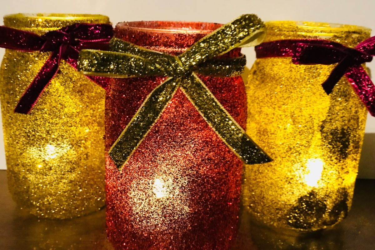 Christmas-decorations-glass-glitter-jars