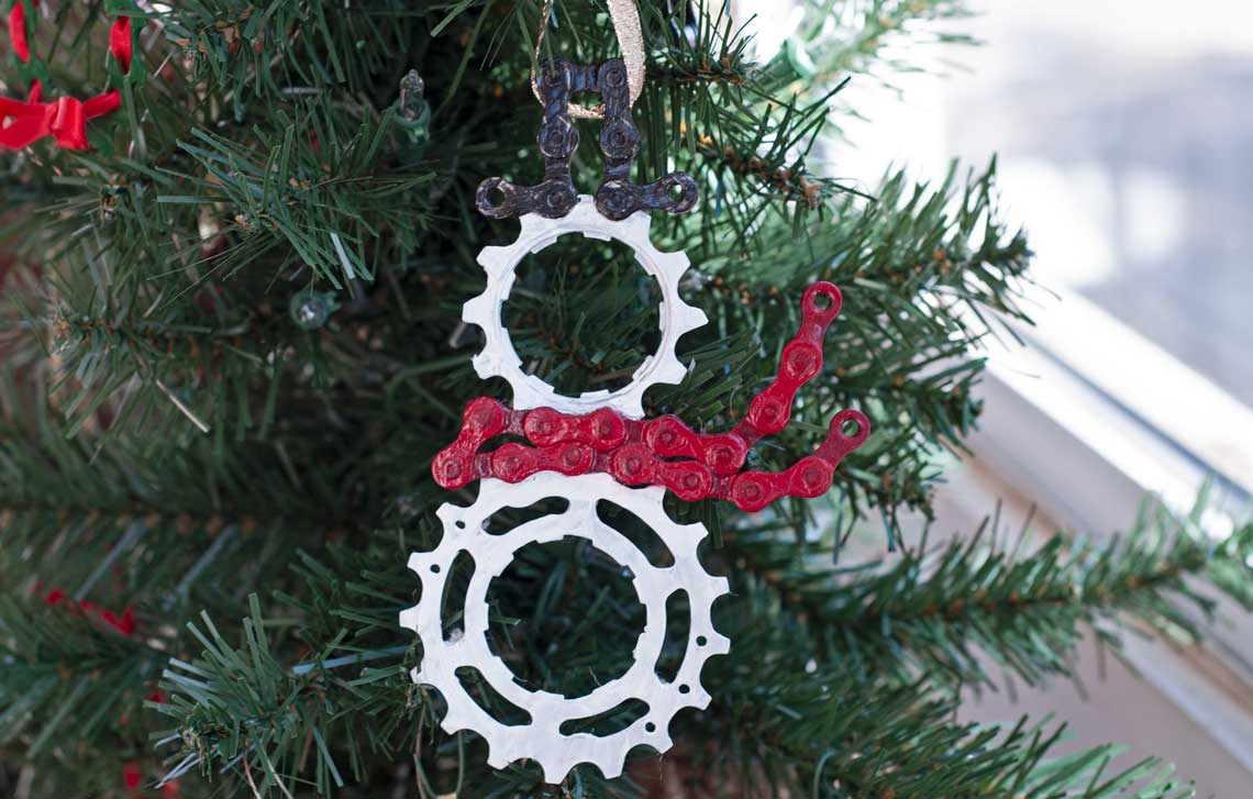 Christmas-decoration-bike-tree-crown