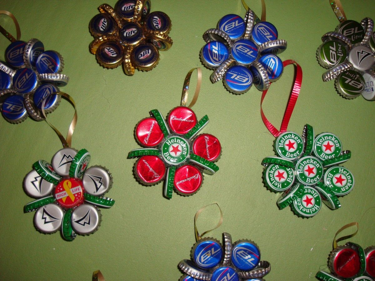 ecological-christmas-decorations-metal-caps