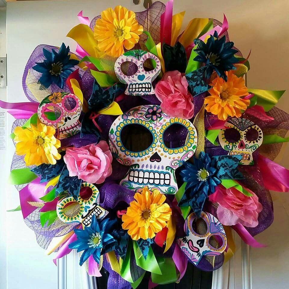 halloween-decorations-mexican-style-garland-skulls