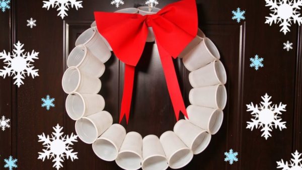 Christmas-decorations-plastic-garland