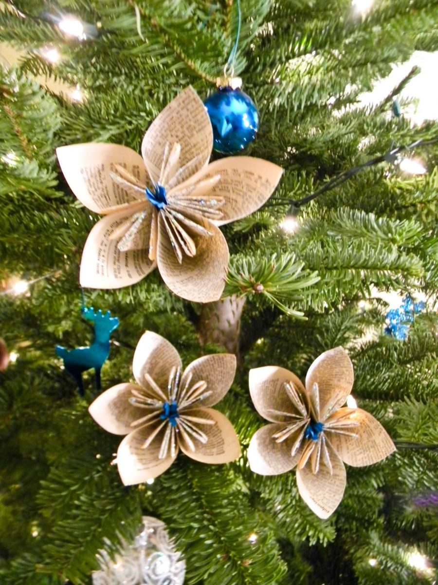 christmas-decorations-paper-flowers