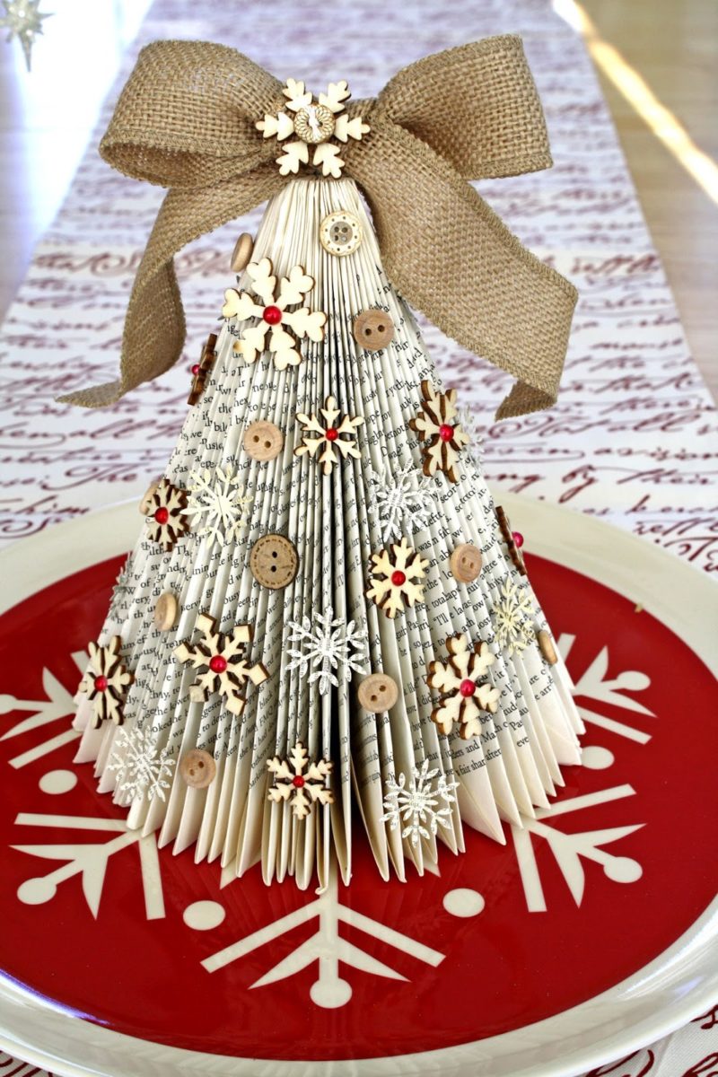 christmas-decorations-paper-tree-table