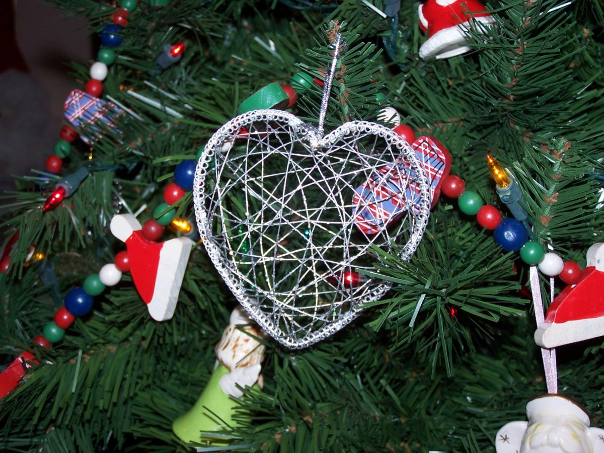 Christmas-decorations-decopupage-balls