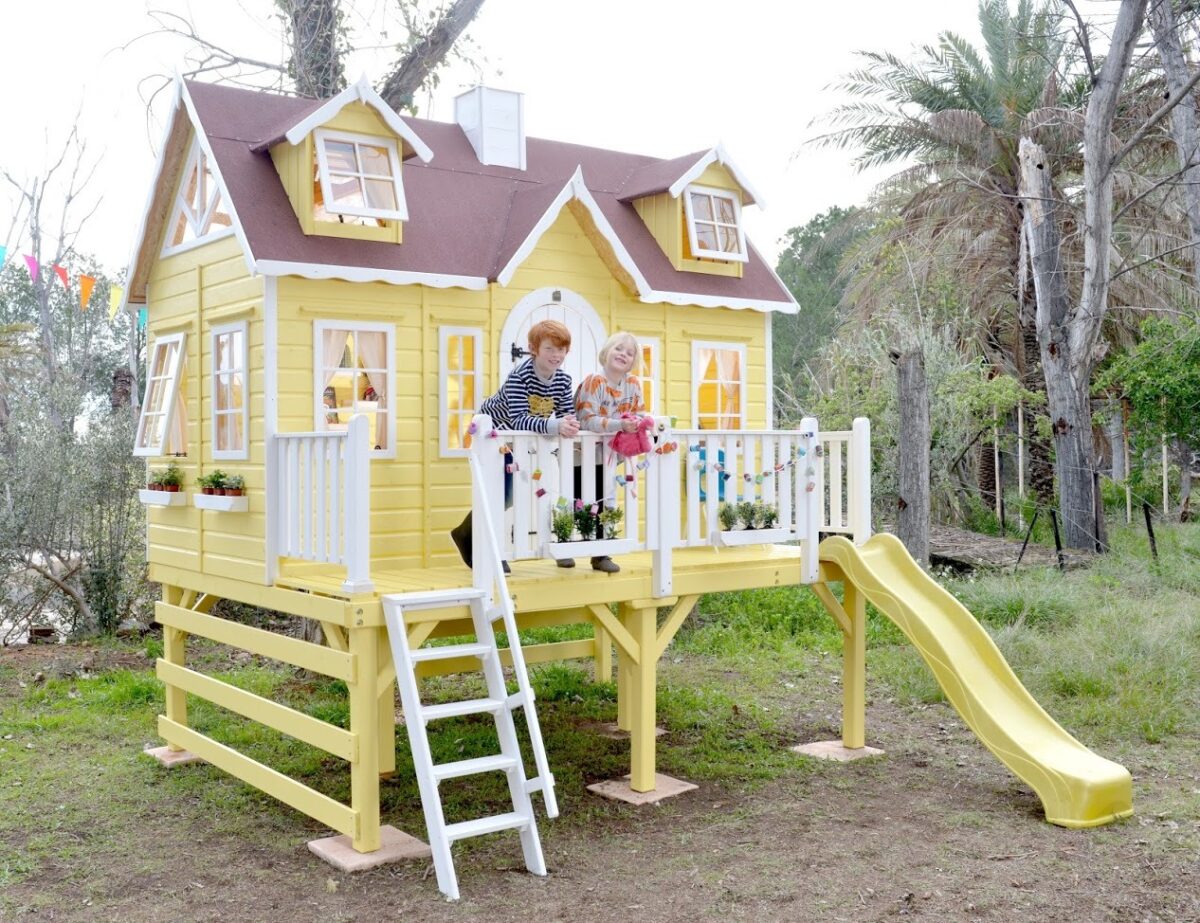 wooden-house-children2