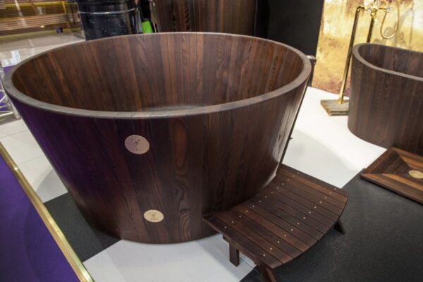 how-to-build-wooden-bathtub-1