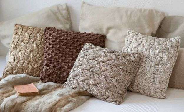 Seasonal pillows to renovate your home