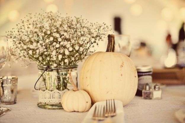 Autumn table with a retro flavor