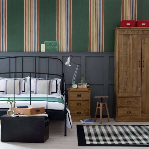 bedroom-for-boys-vertical-stripes