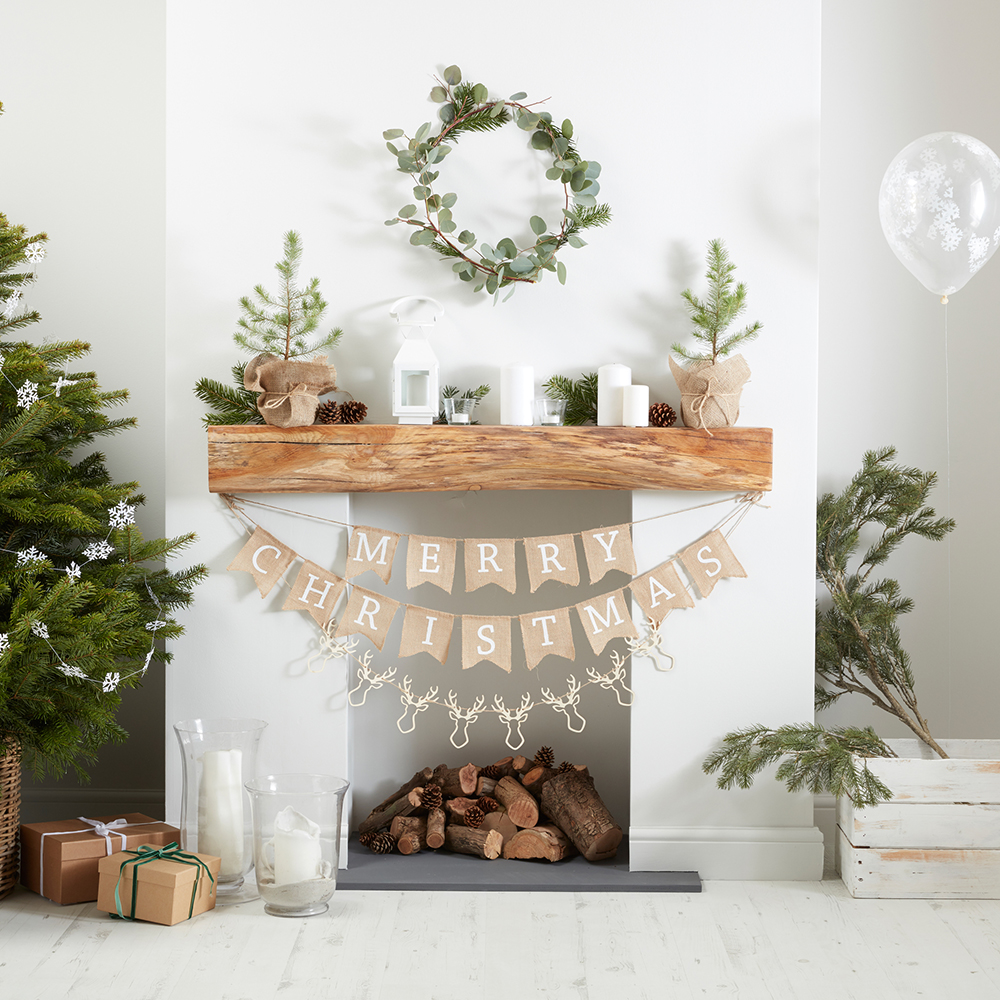 fake-fireplace-Christmas-decorations-