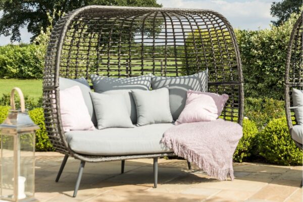 rattan-shell-sofa