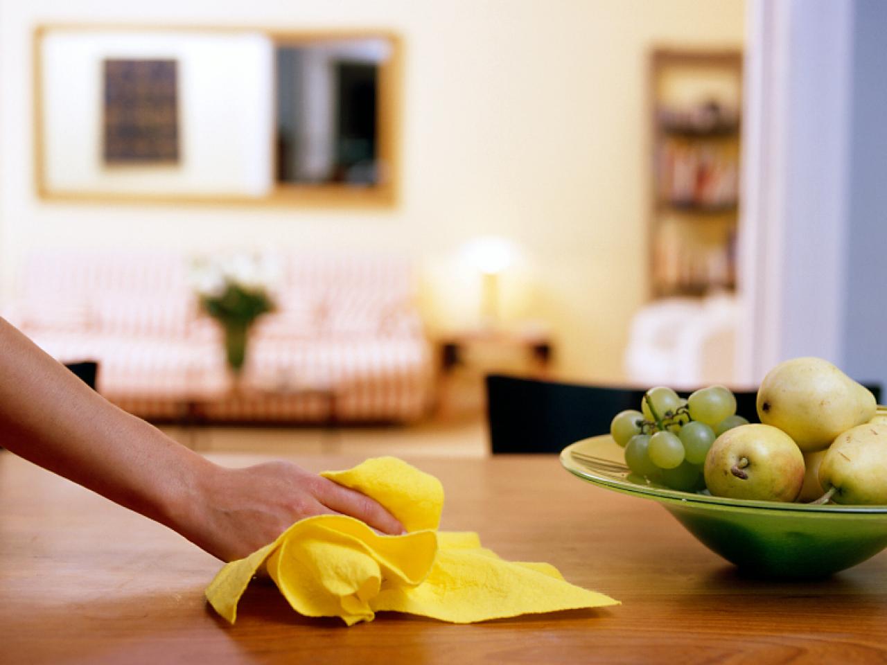 clean-table-wood