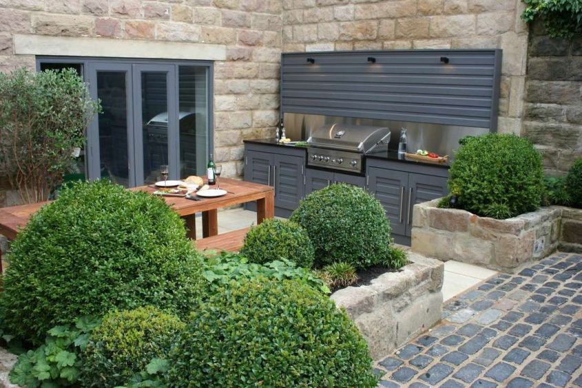 dining area in the garden