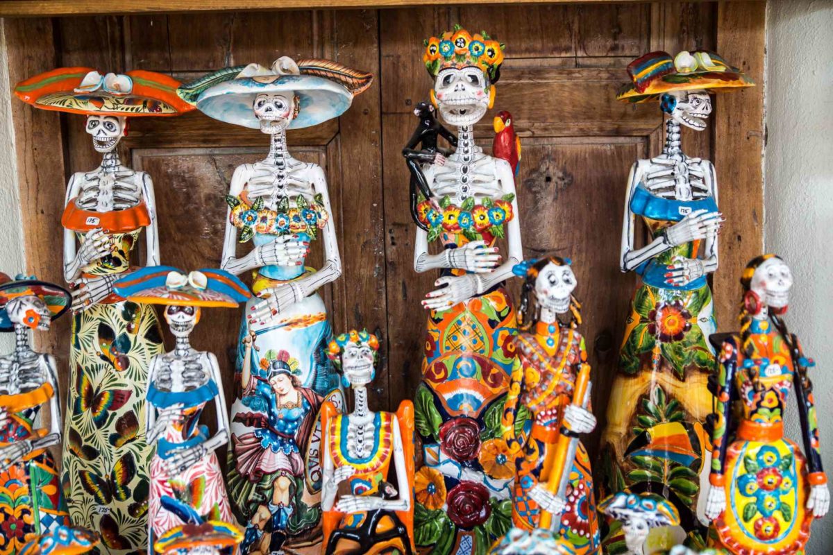 halloween-decorations-mexican-style-figurines