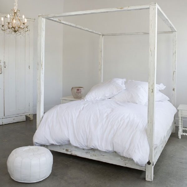 furnish-bedroom-with-canopy-bed-8