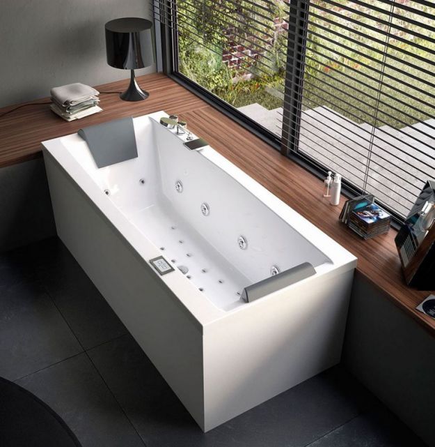 Whirlpool bathtub