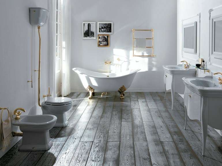 Shabby bathtub