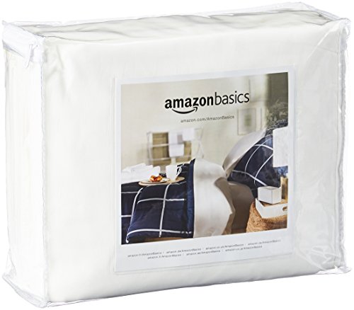 Amazon Basics - Hypoallergenic Mattress Cover - 135 x 190 x 20cm