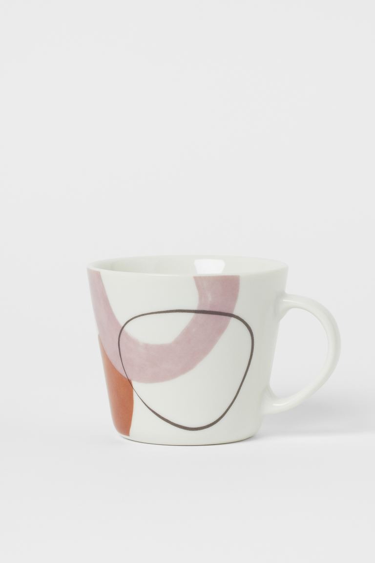 Porcelain mug with design