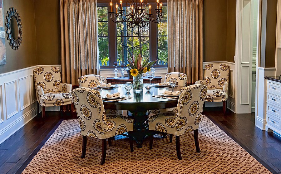 Can You Put A Round Table In Corner, What To Put In Corner Of Dining Room