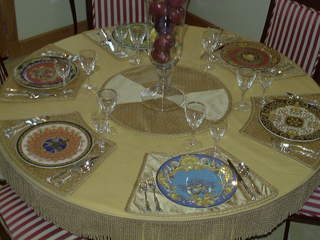 can-you-put-rectangle-placemats-on-a-round-table