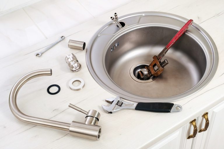 how long should a moen kitchen faucet last