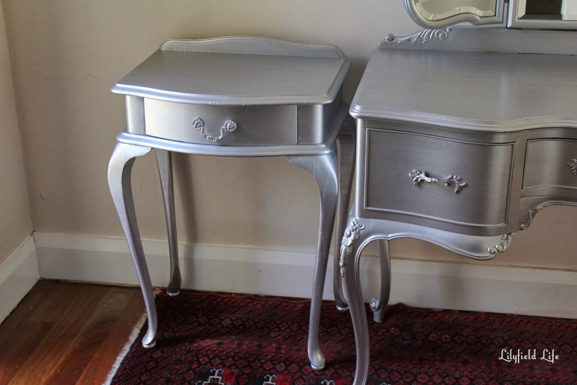 what-paint-do-i-use-to-paint-a-dressing-table