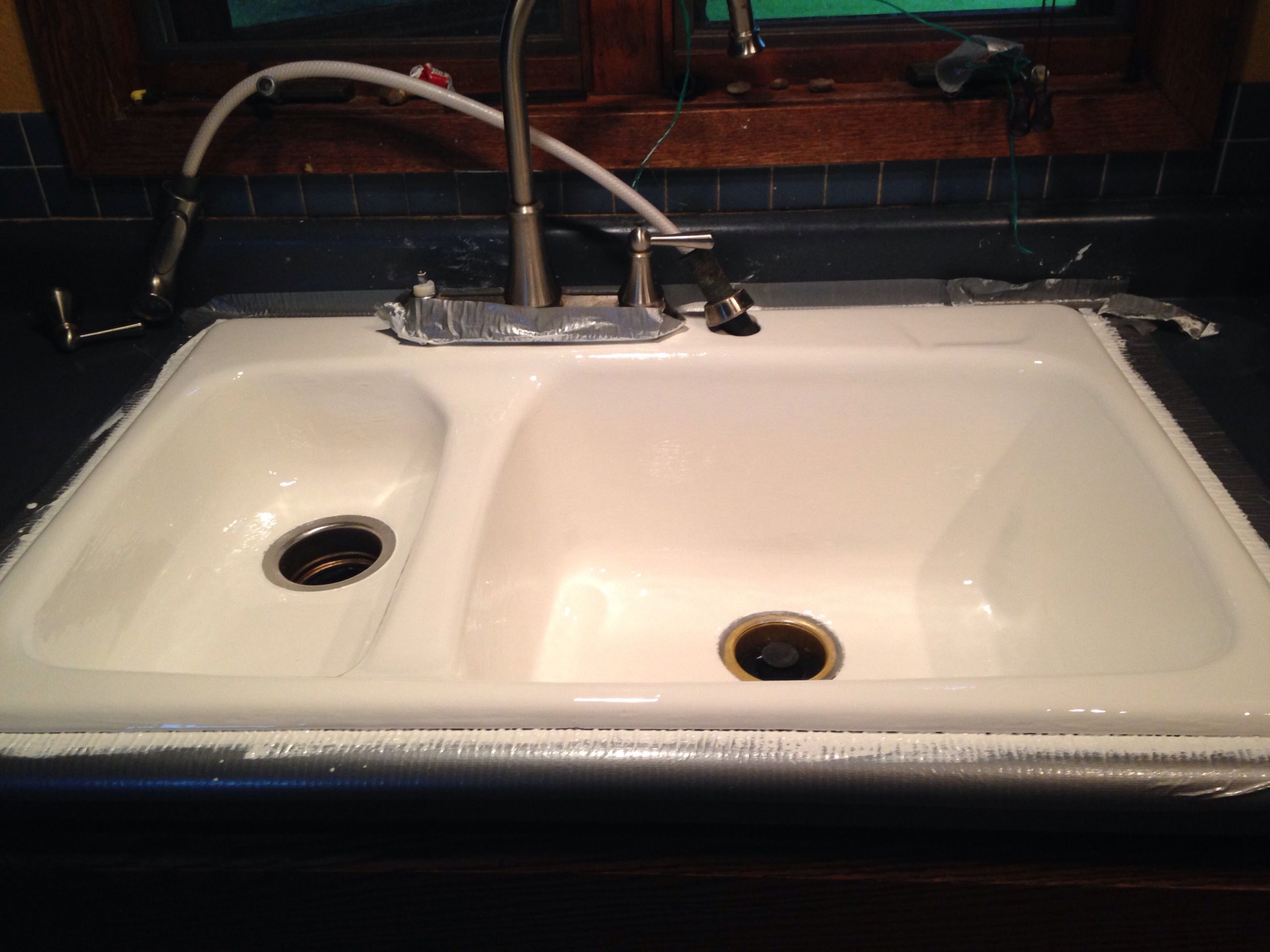 can a porcelain kitchen sink be refinished