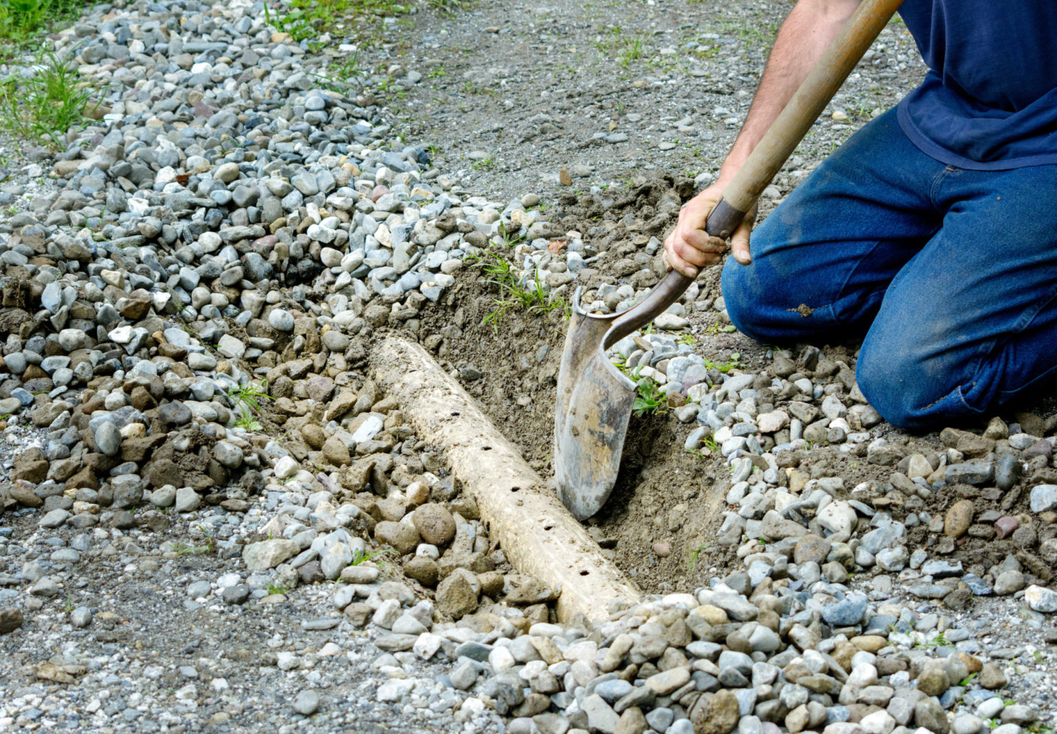 How Deep Should A French Drain Be Uk