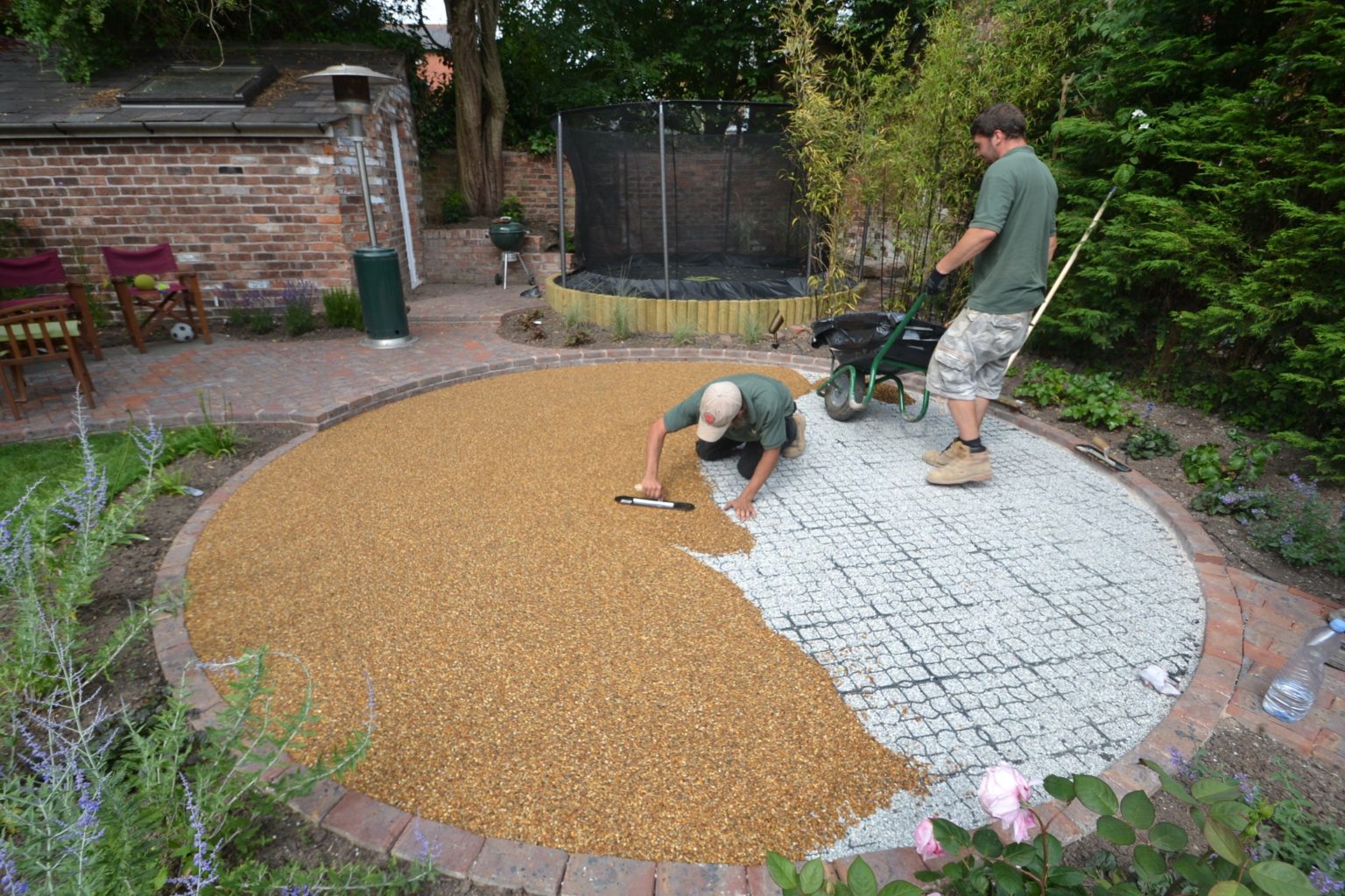 How deep should a pea gravel driveway be? Interior Magazine Leading