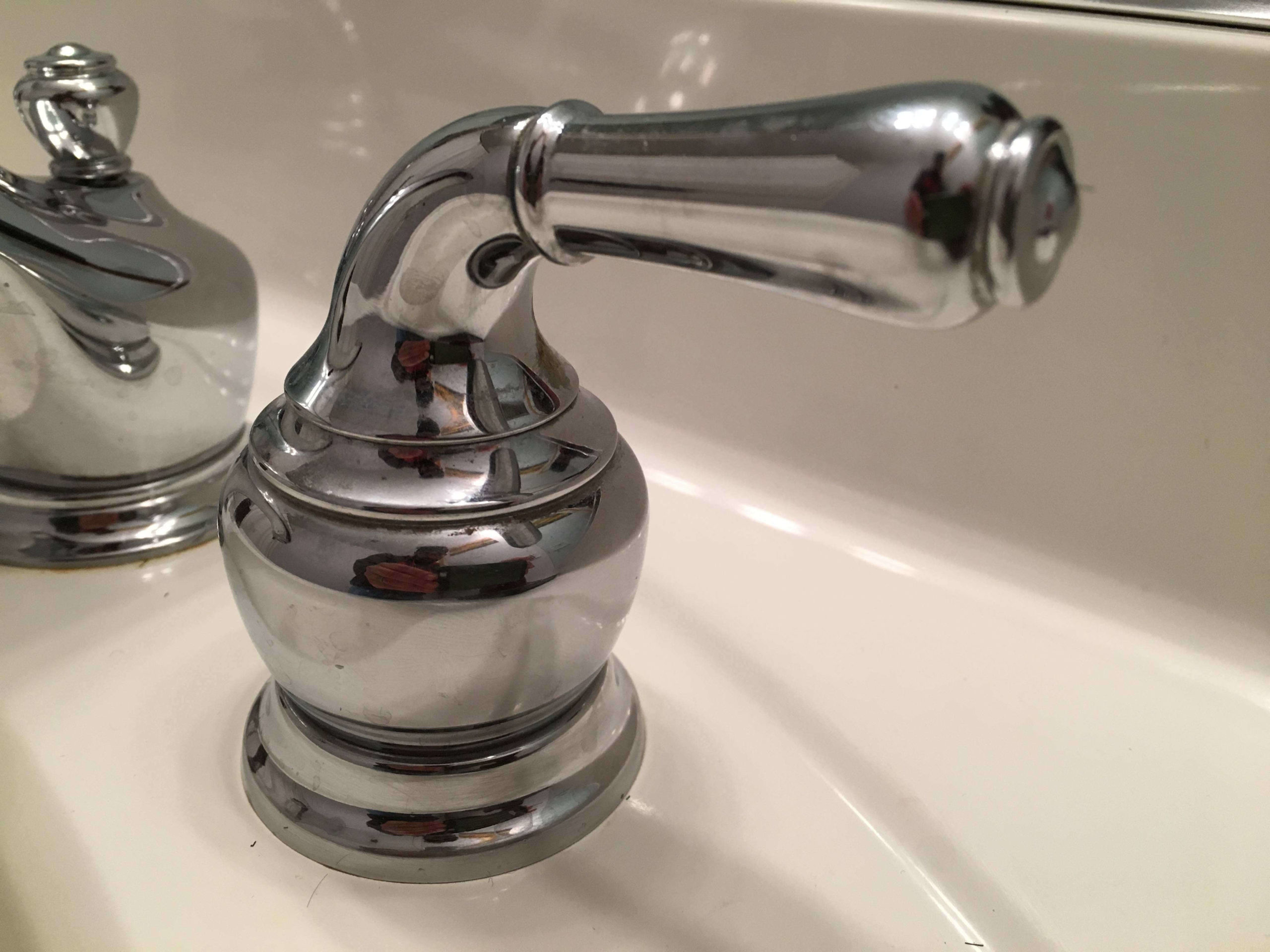 how-do-you-replace-a-two-handle-bathtub-faucet-with-one-handle