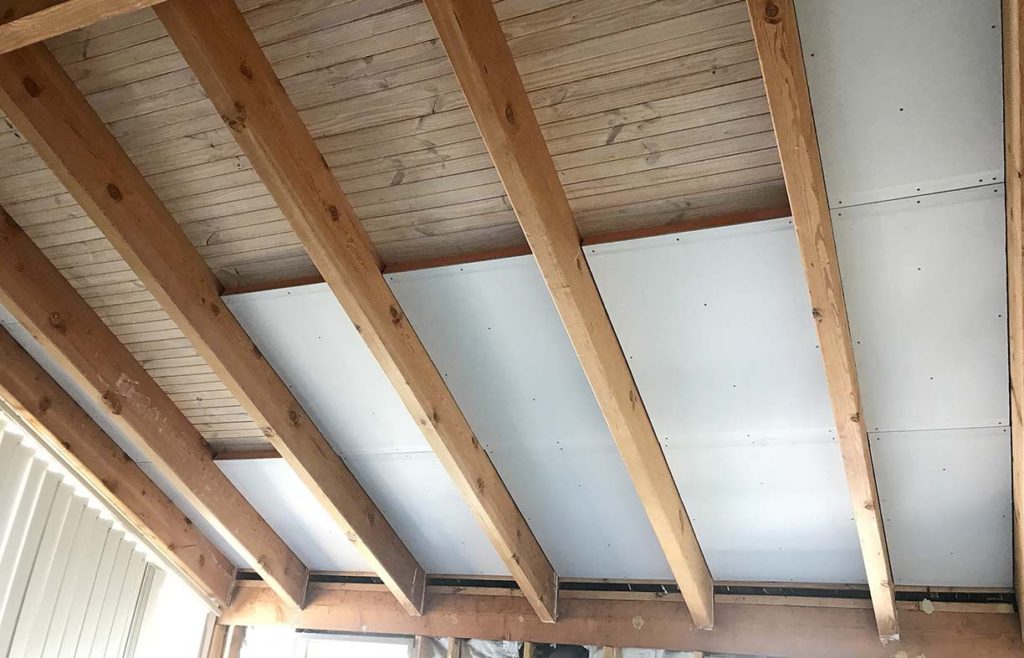 Living Room Has No Insulation Vaulted Ceiling