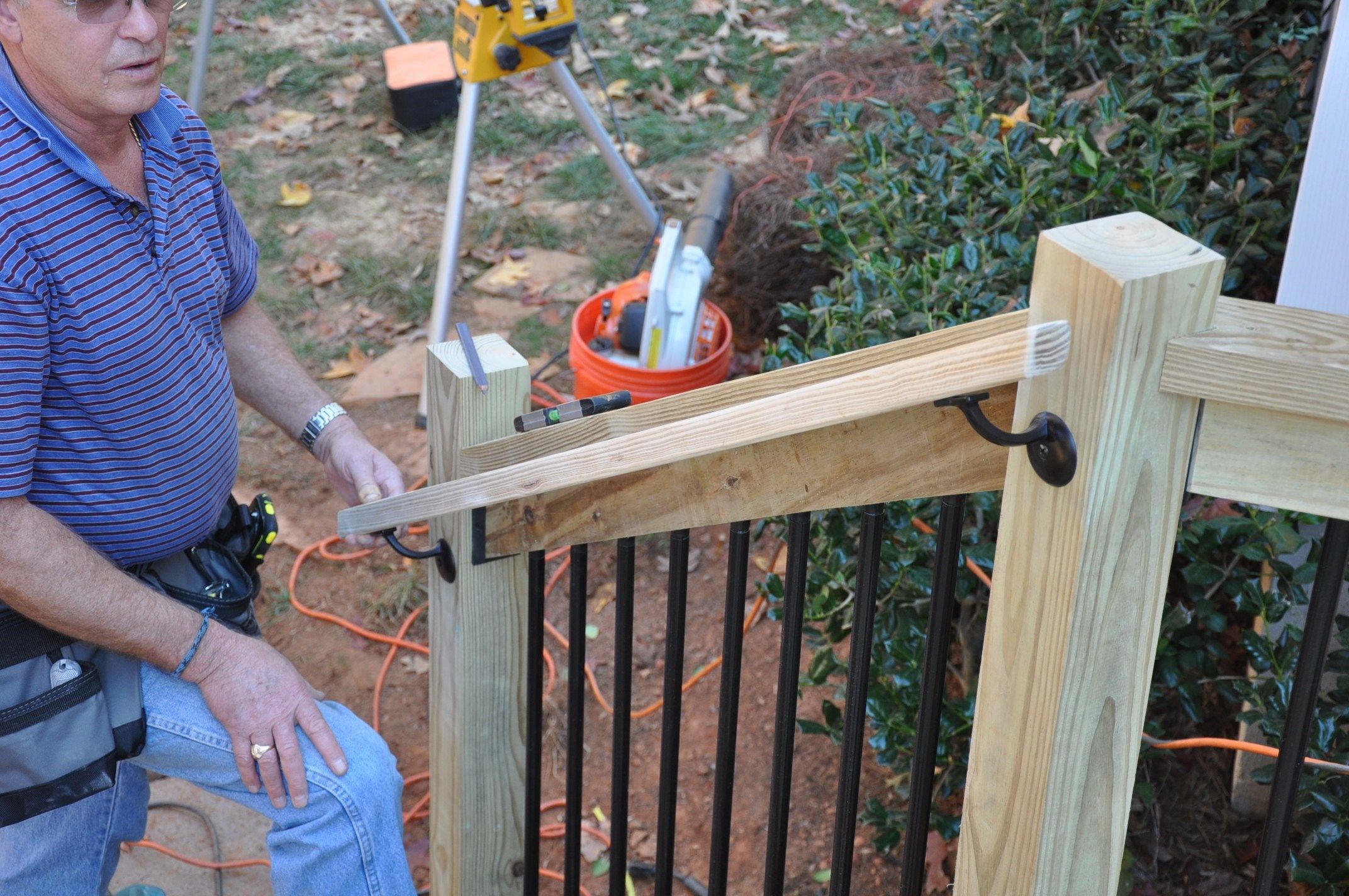 How Far Apart Should Brackets Be On A Handrail Interior Magazine 