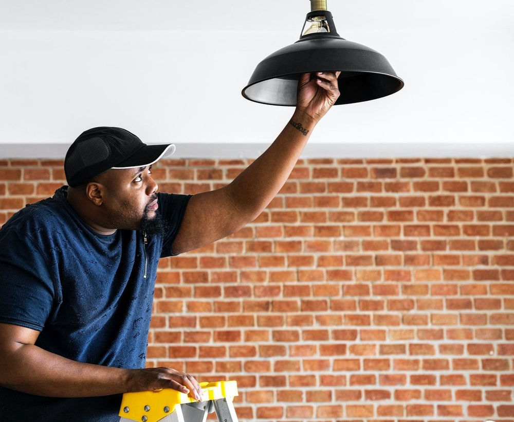 How Much Does It Cost In Labor To Install A Light Fixture 