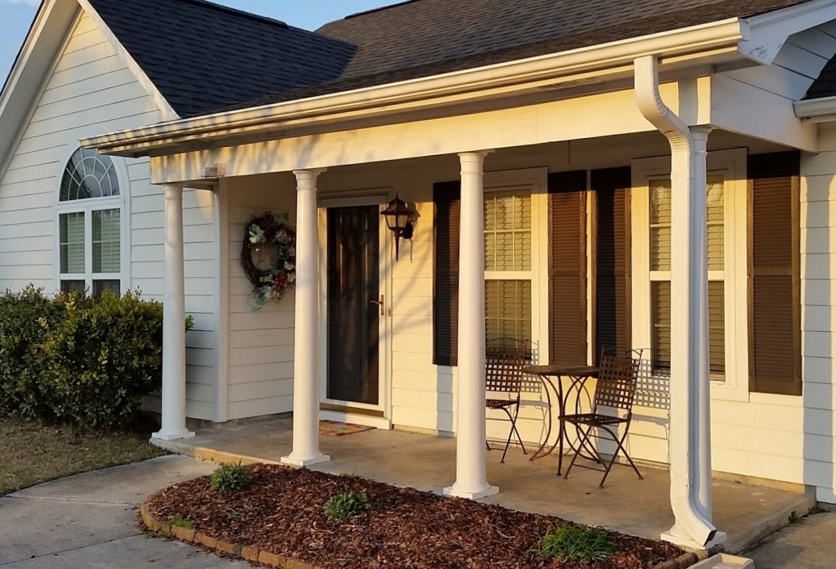 Is porch column load bearing?