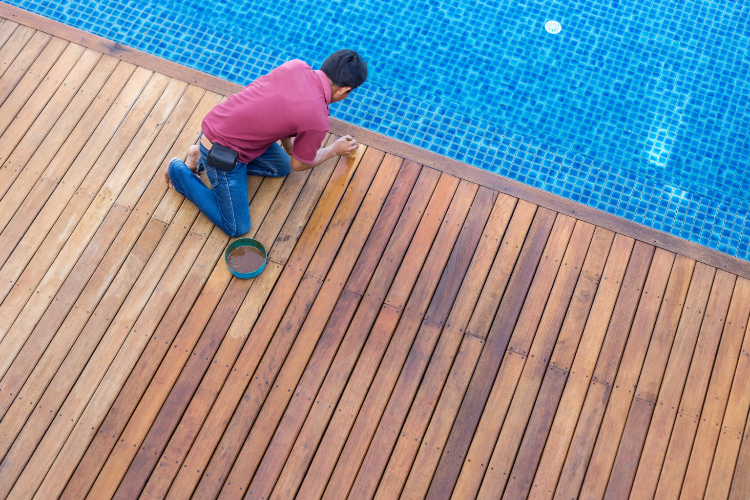 how-much-should-i-pay-to-have-someone-stain-my-deck-interior