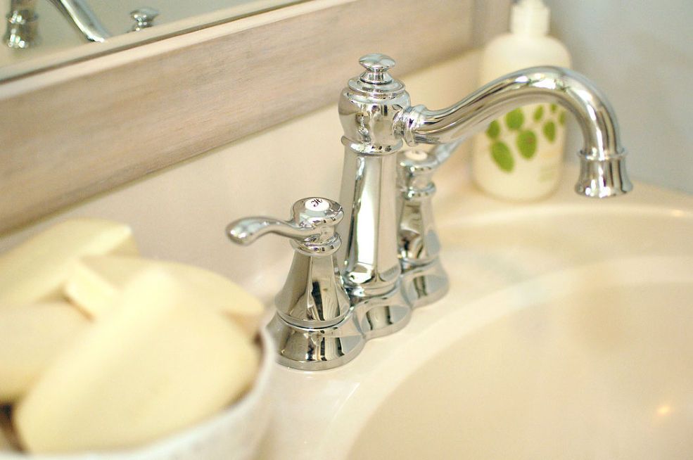 how-long-does-it-take-a-plumber-to-put-in-a-new-faucet-interior