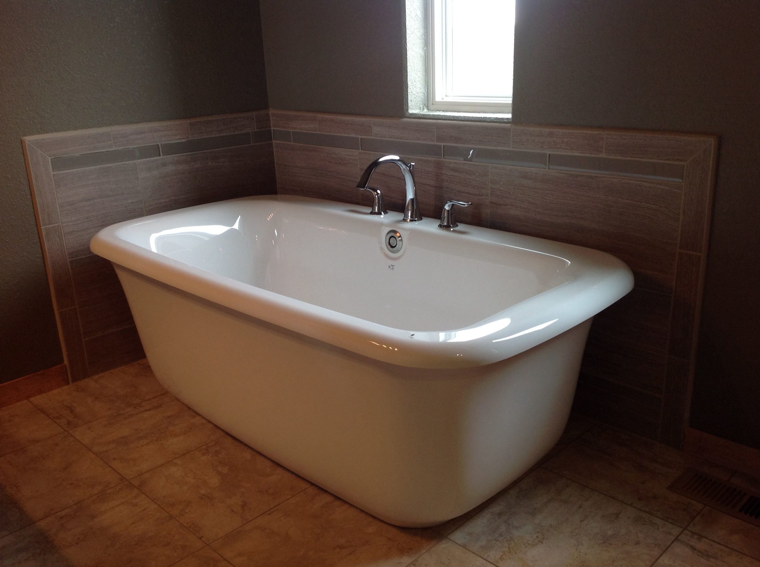 what-are-the-disadvantages-of-a-walk-in-tub-interior-magazine